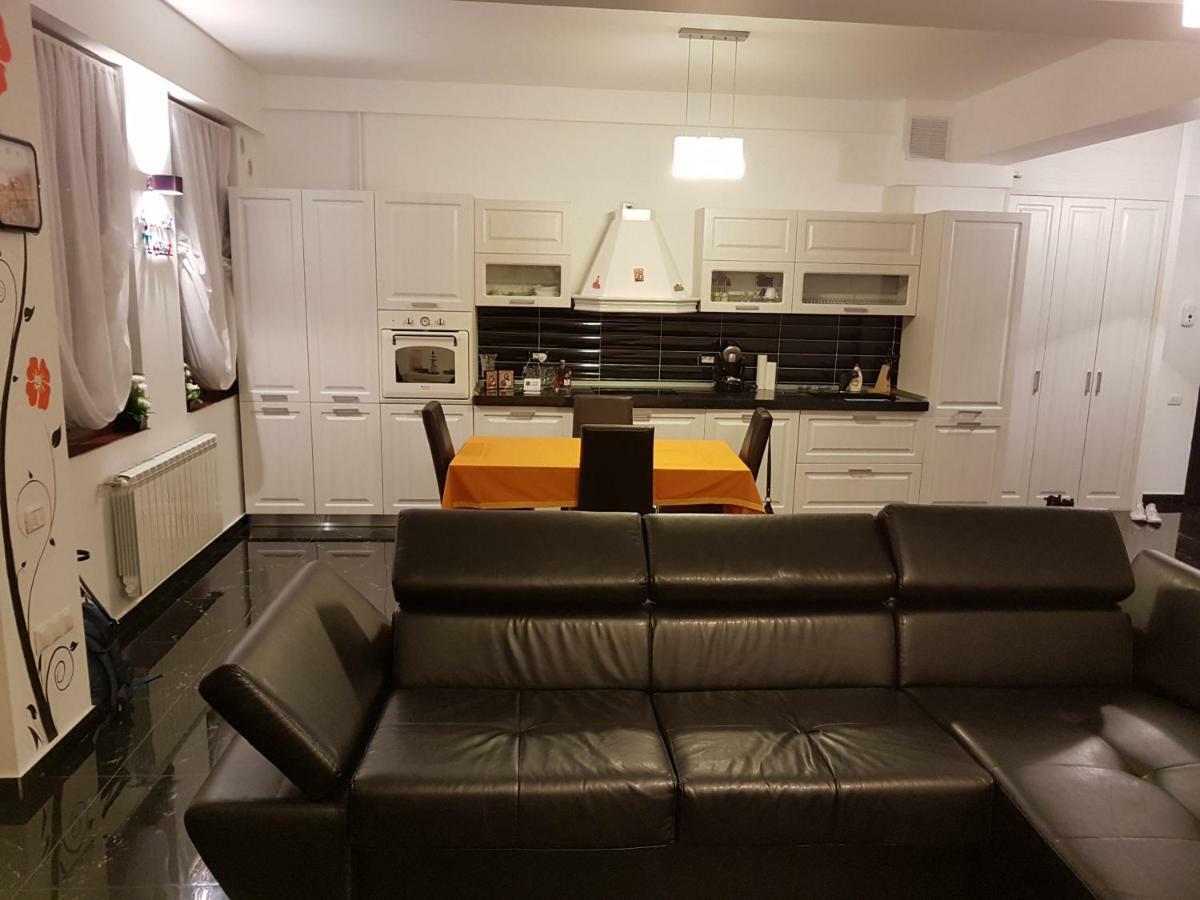 Apartament Mamaia Sat Năvodari Exteriör bild